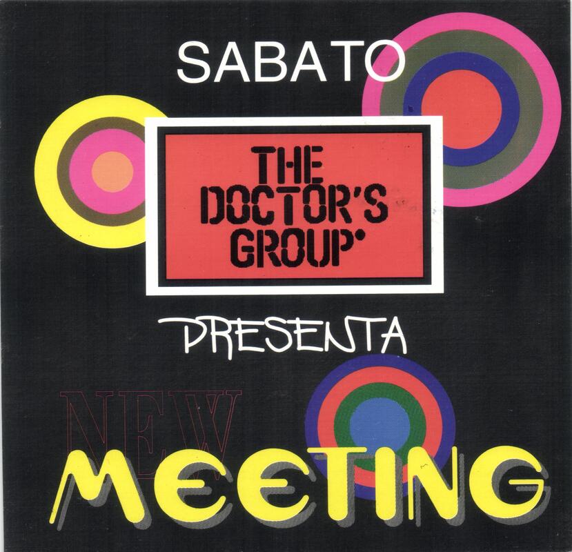 Sasà Capobianco con i primi apparecchi di trasmissione di Radio Kiss Kiss, pioniera delle radio libere in Campania dal 1976